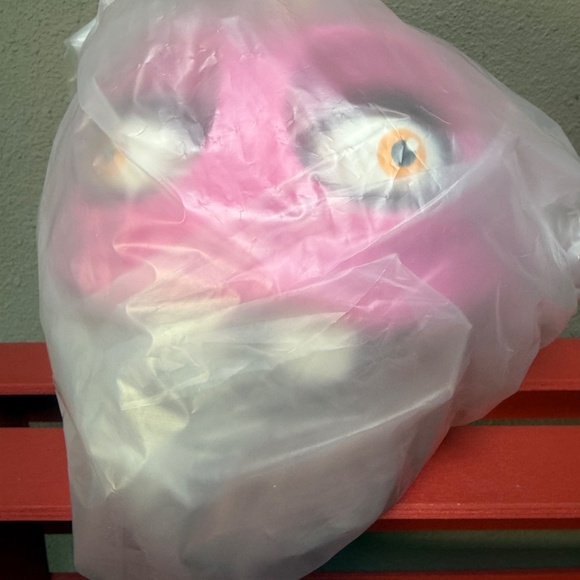 Five Nights at Freddys 2 Cupcake Moveable Eyes Cup with Straw AMC Exclusive NEW - Picture 7 of 7